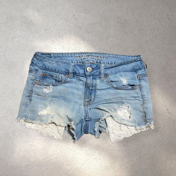 SOLD (Don't Buy) AMERICAN EAGLE OUTFITTERS DENIM SHORTS - Picture 1 of 4